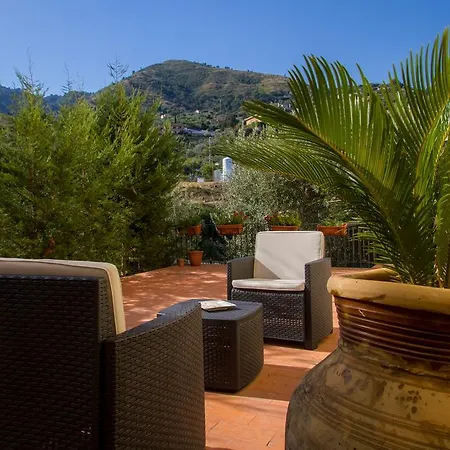 Bed & Breakfast Bouganville 4*